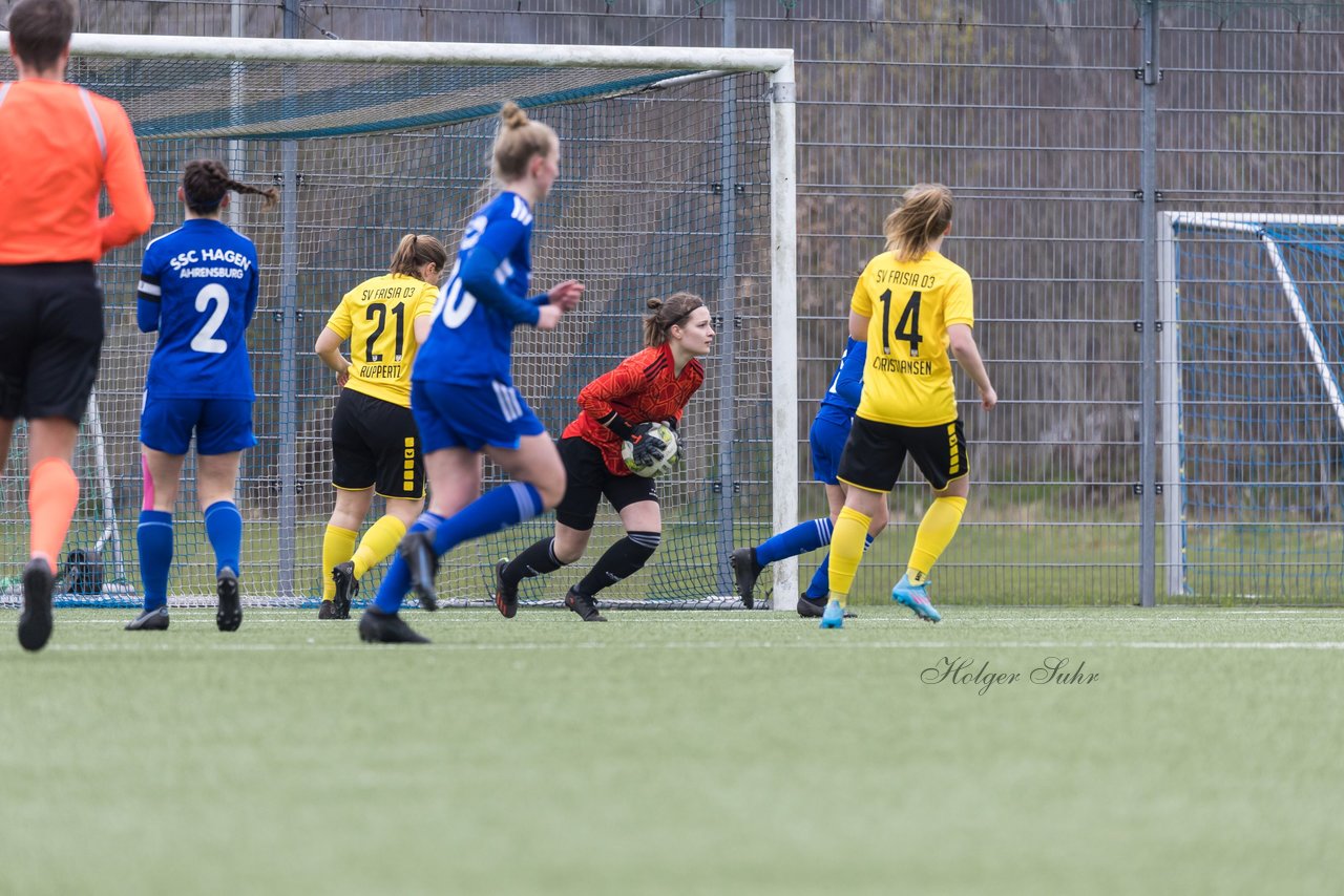 Bild 132 - F SSC Hagen Ahrensburg - SV Frisia Risum-Lindholm : Ergebnis: 1:2